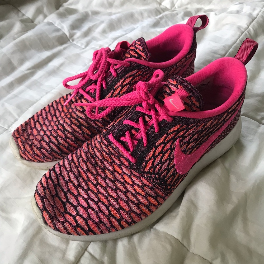 Nike Roshe Tennis Shoes